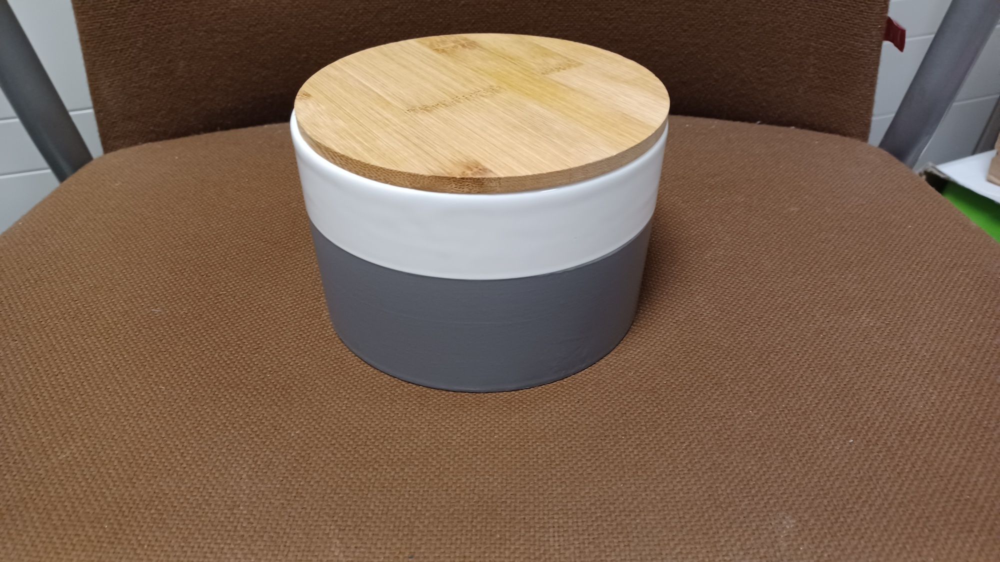 Pojemnik ceramiczny na żywność 0.75 L lub do kuchni lub do łazienki