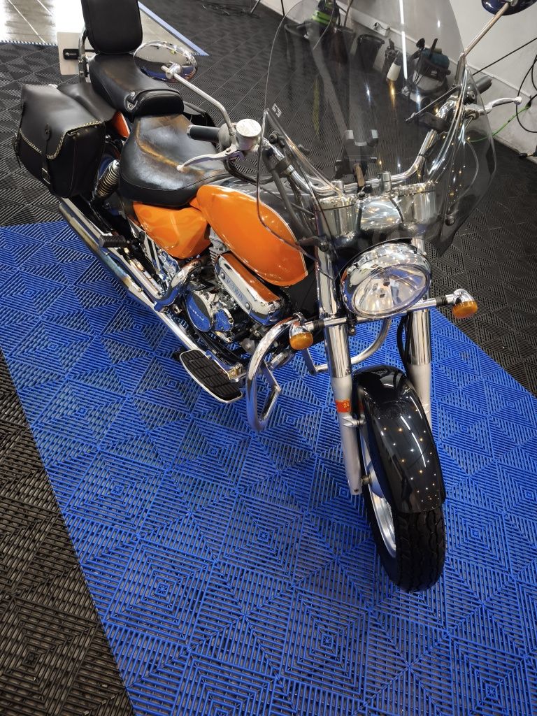 Hyosung Aquila GV 250