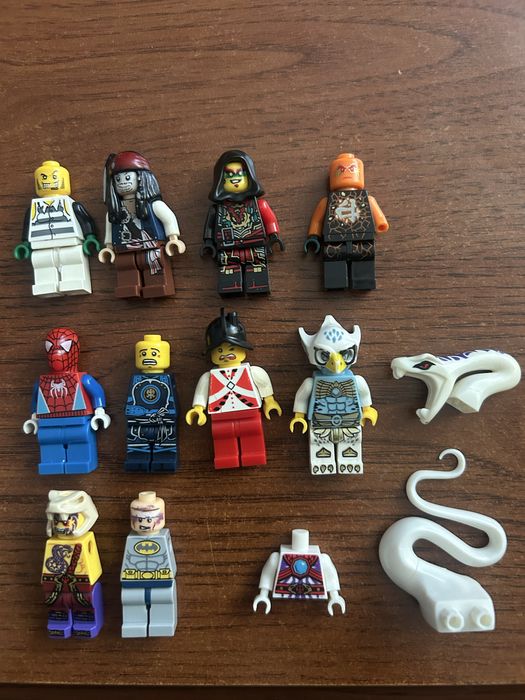 Купа різного лего