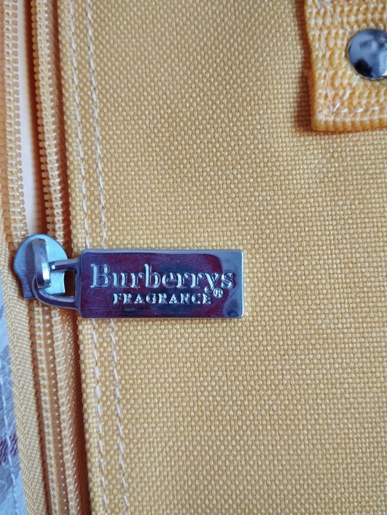 Mala da Burberrys Fragance