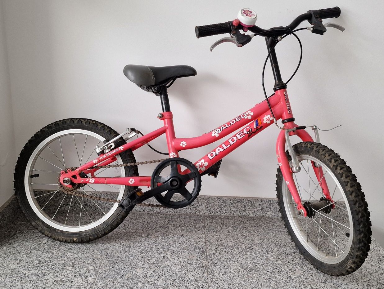 Bicicleta para criança (35€ Negociável) para desocupar espaço