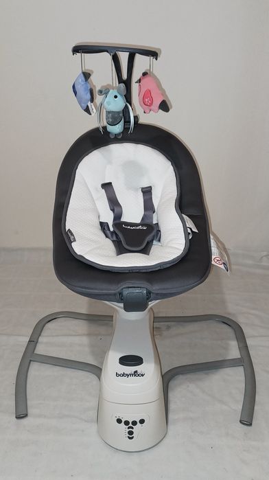 Шезлонг заколисуючий центр BabyMoov Swoon