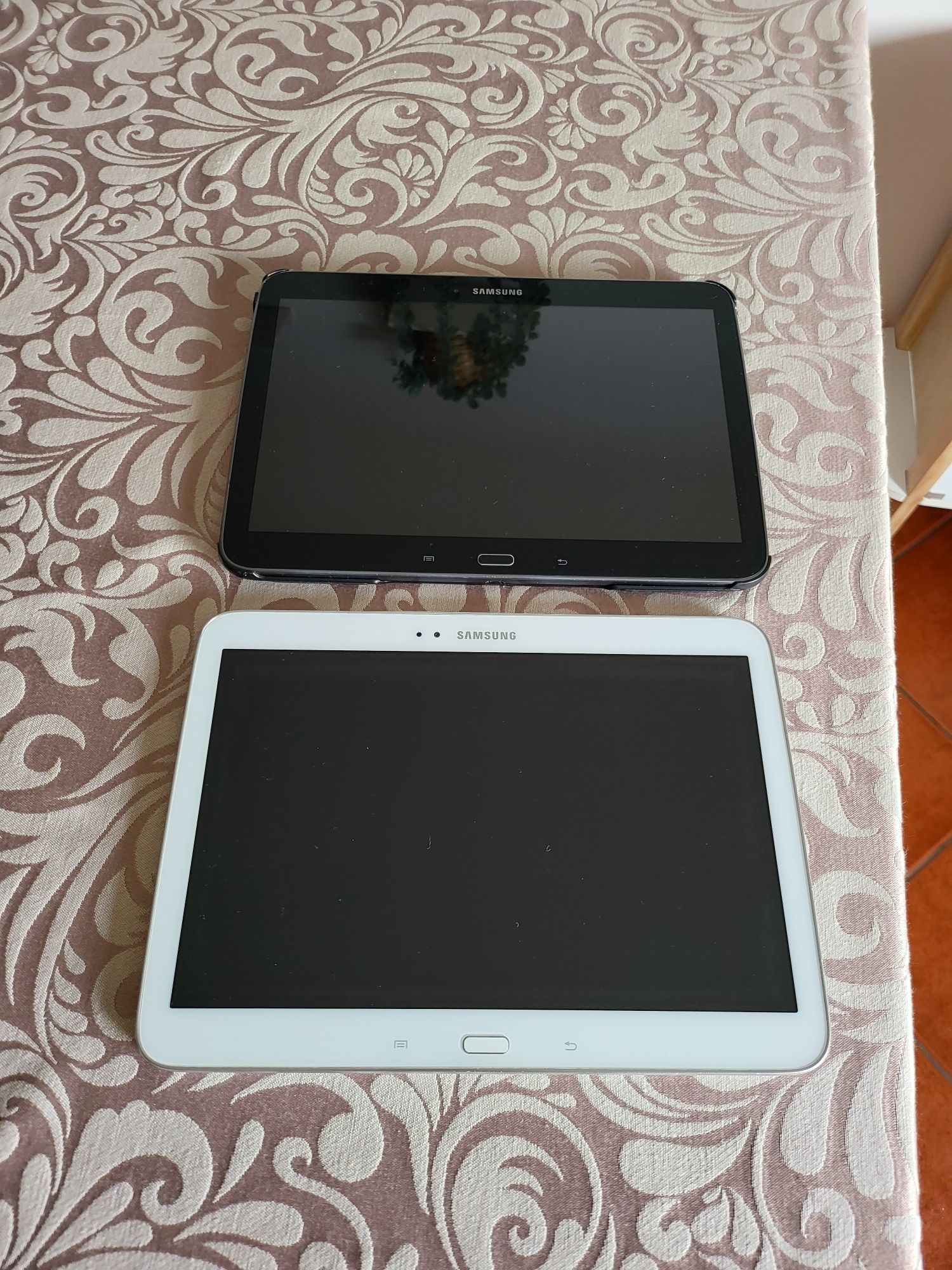 Tablets Samsung  tab 3 para quem souber arranjar ver descrição 2 table