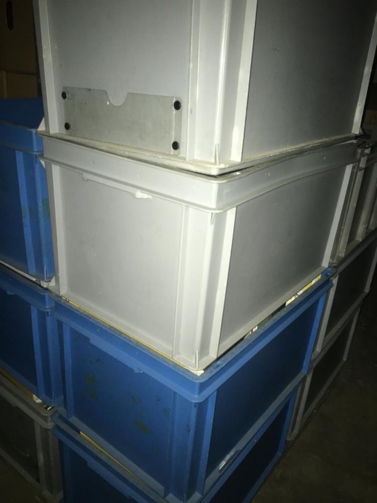 Używane pojemniki solidne 600x400x325, 60 l
