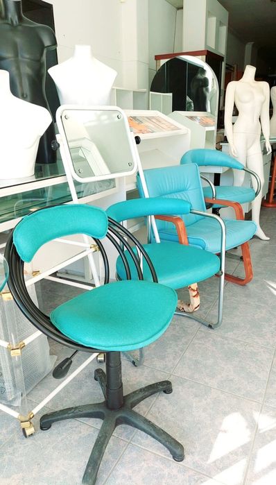 Campanha Outlet- Cadeiras, sofás, estantes, secretárias, expositores