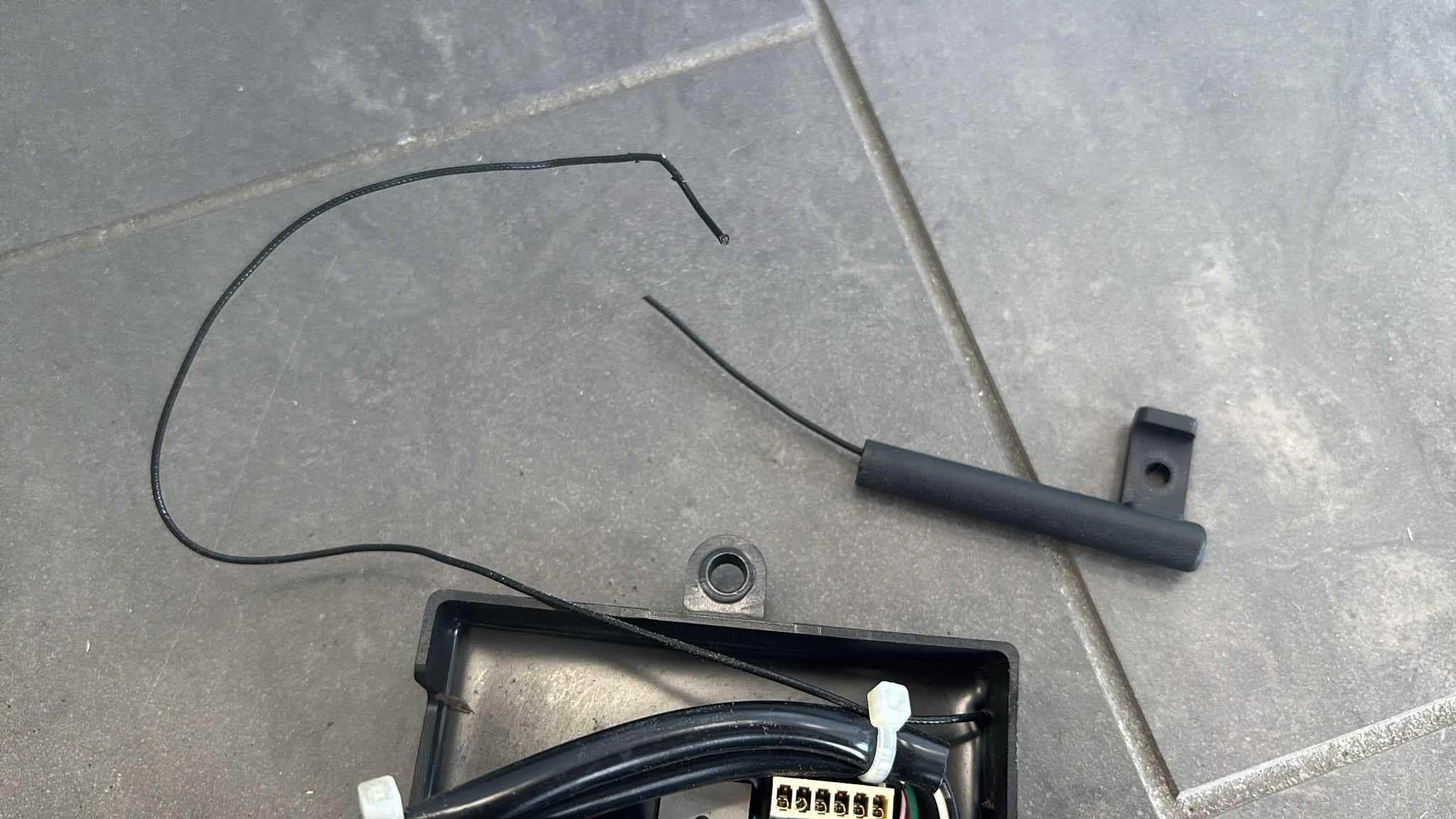 Moduł Sterujący Włącznika Zapłonu+2x Pilot Kymco AK 550. 17-23 [1026]