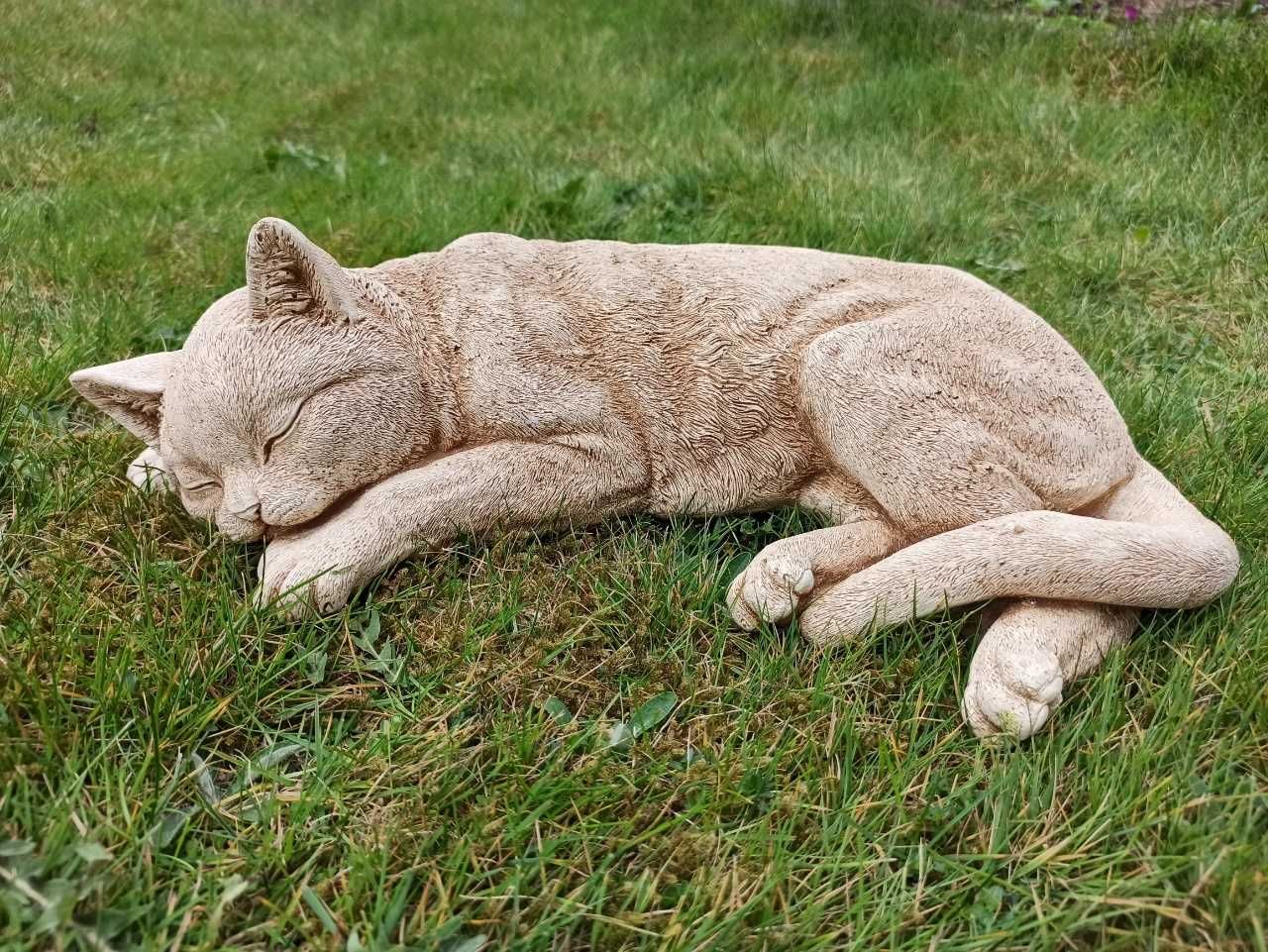 kotek gipsowy figurka ogrodowa kot z gipsu kolekcja kolekcje