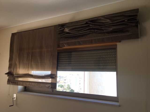 Cortinado tipo japonês em tons castanhos