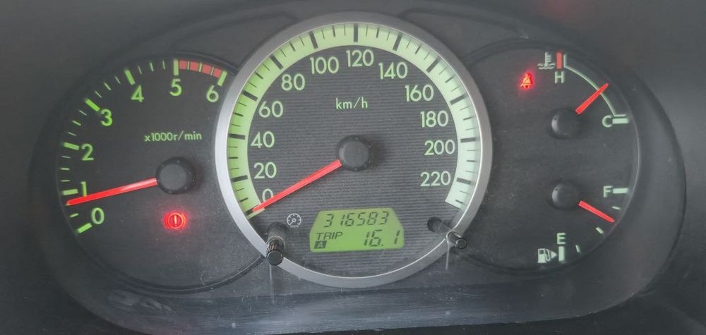 Мазда 5 2006 року з 2.0 дизельним двигуном