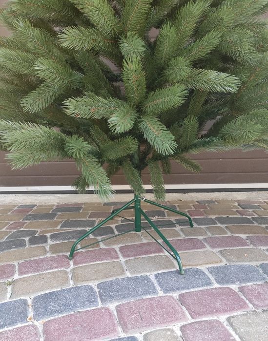 Новорічна ялинка штучна ялинка