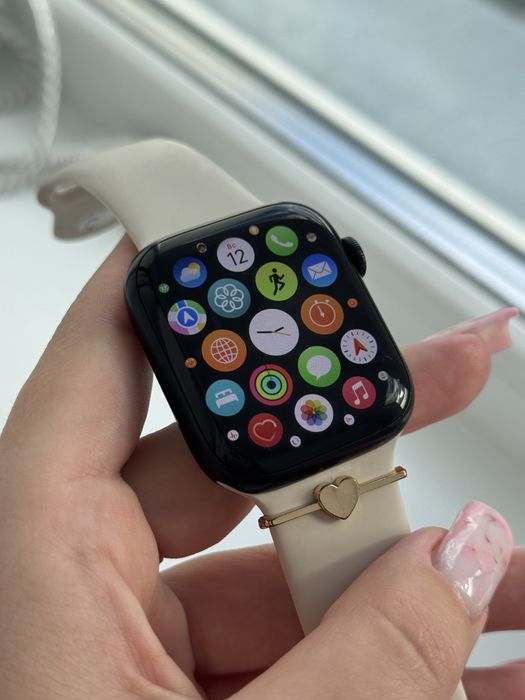 Apple Watch 8 series 45mm