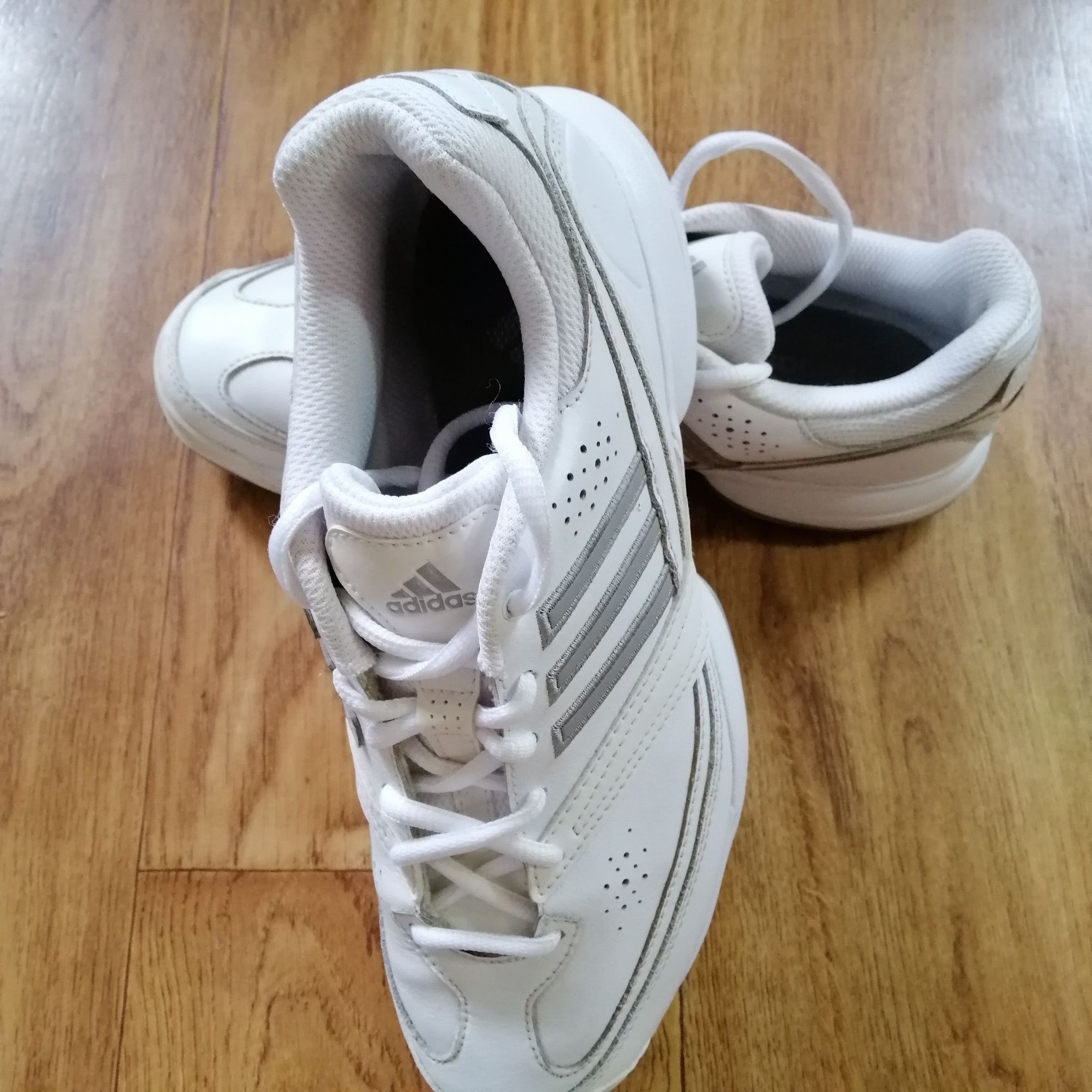 Кроссовки Adidas оригинал (кожа)