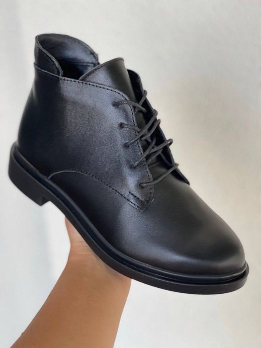 Черевики 39 осінні шкіряні жіночі чорні. Женские осенние ботинки кожа