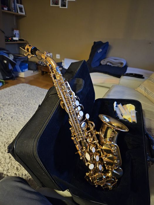 Saxofone soprano curvo
