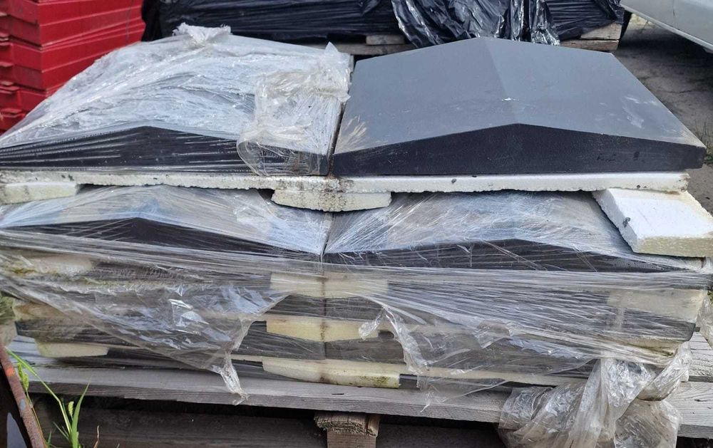 Daszek betonowy dwuspadowy ogrodzenie grafitowy