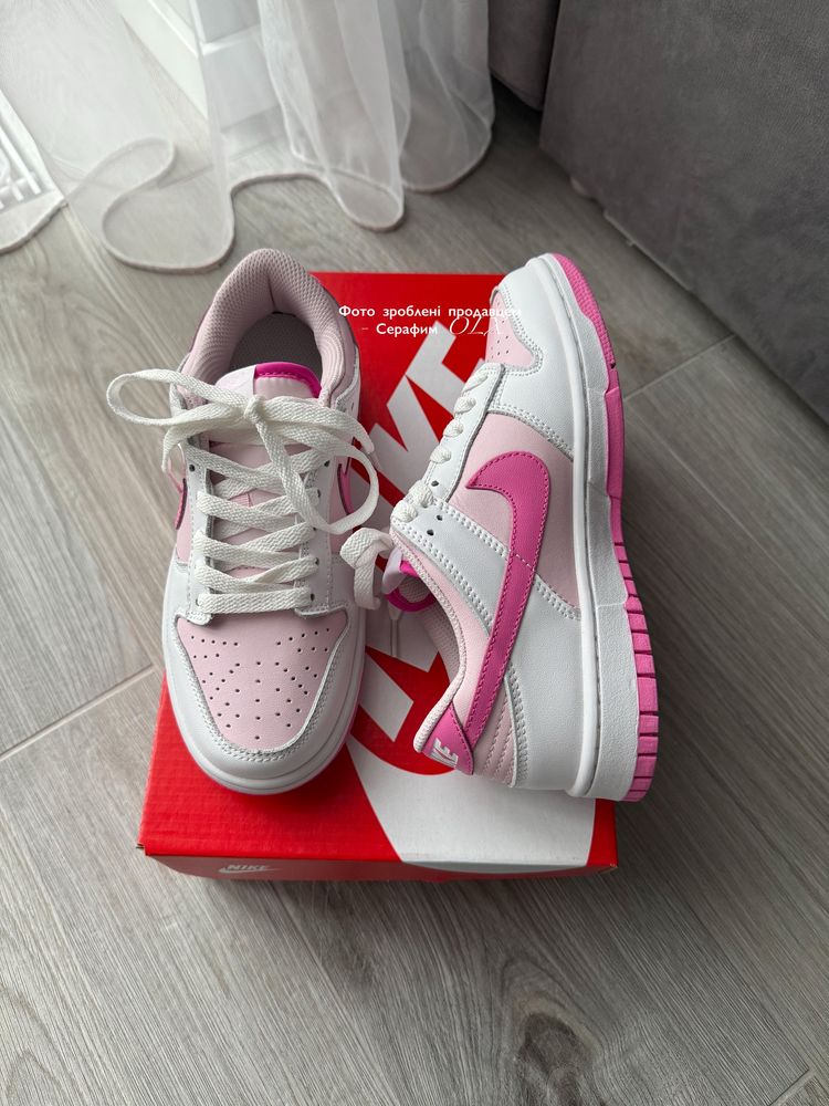 NEW NIKE DUNK LOW pink white (in box)