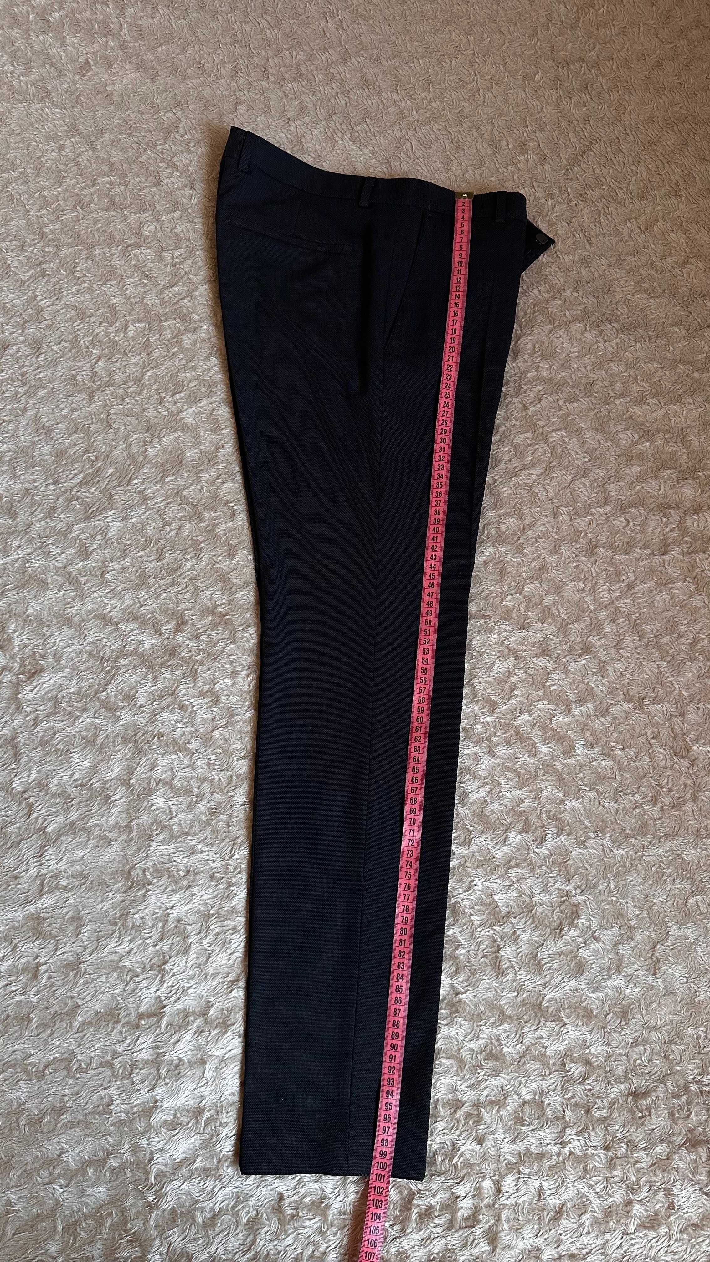 Новий костюм HUGO BOSS у розмірі 46/S