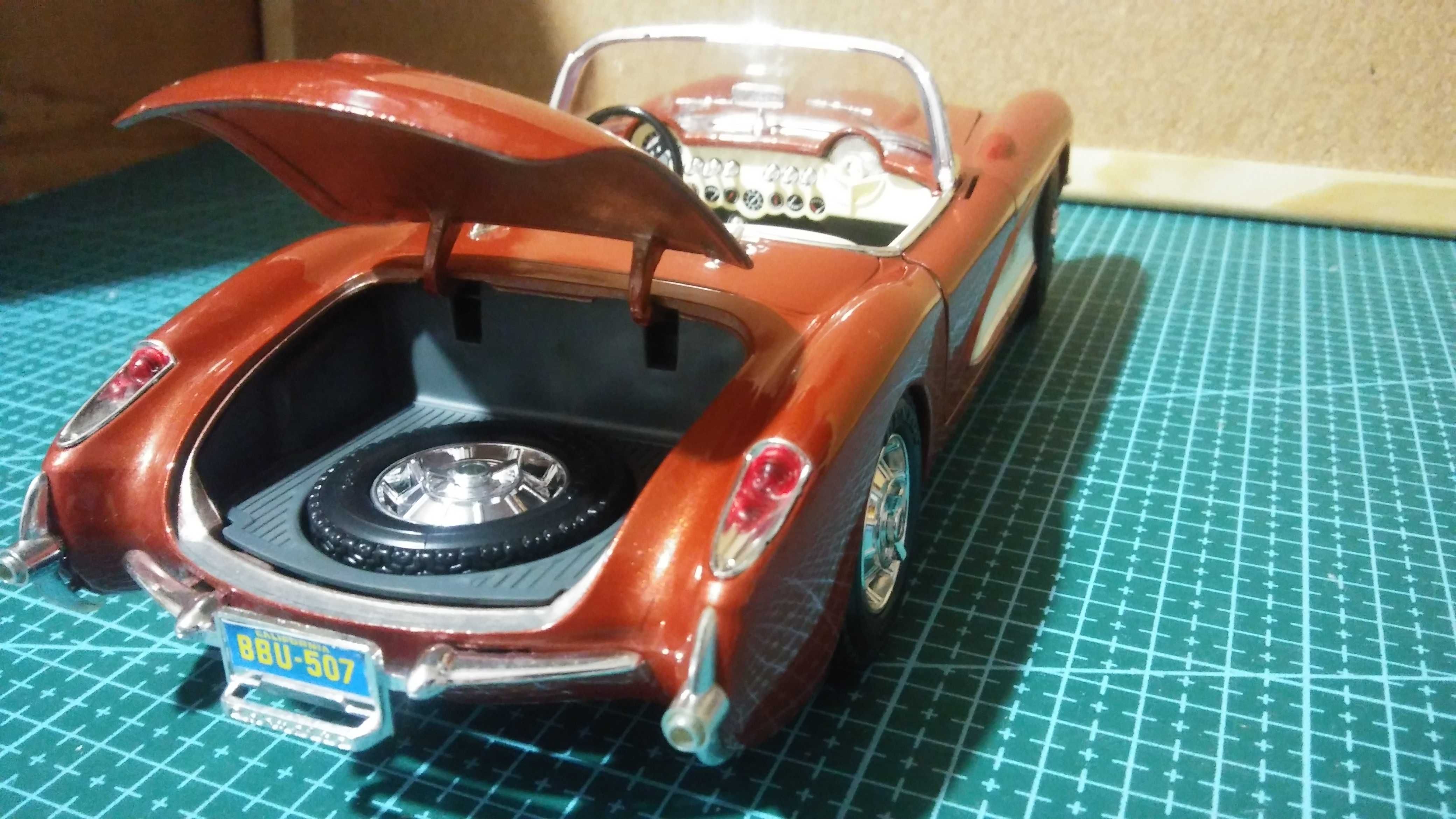 Chevrolet Corvette 1957 Bburago Burago 1/18 skala 1:18