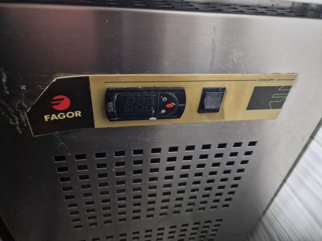 Стіл холодильний Fagor