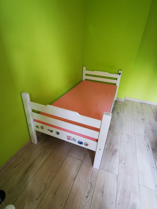 Łóżko dziecięce drewniane