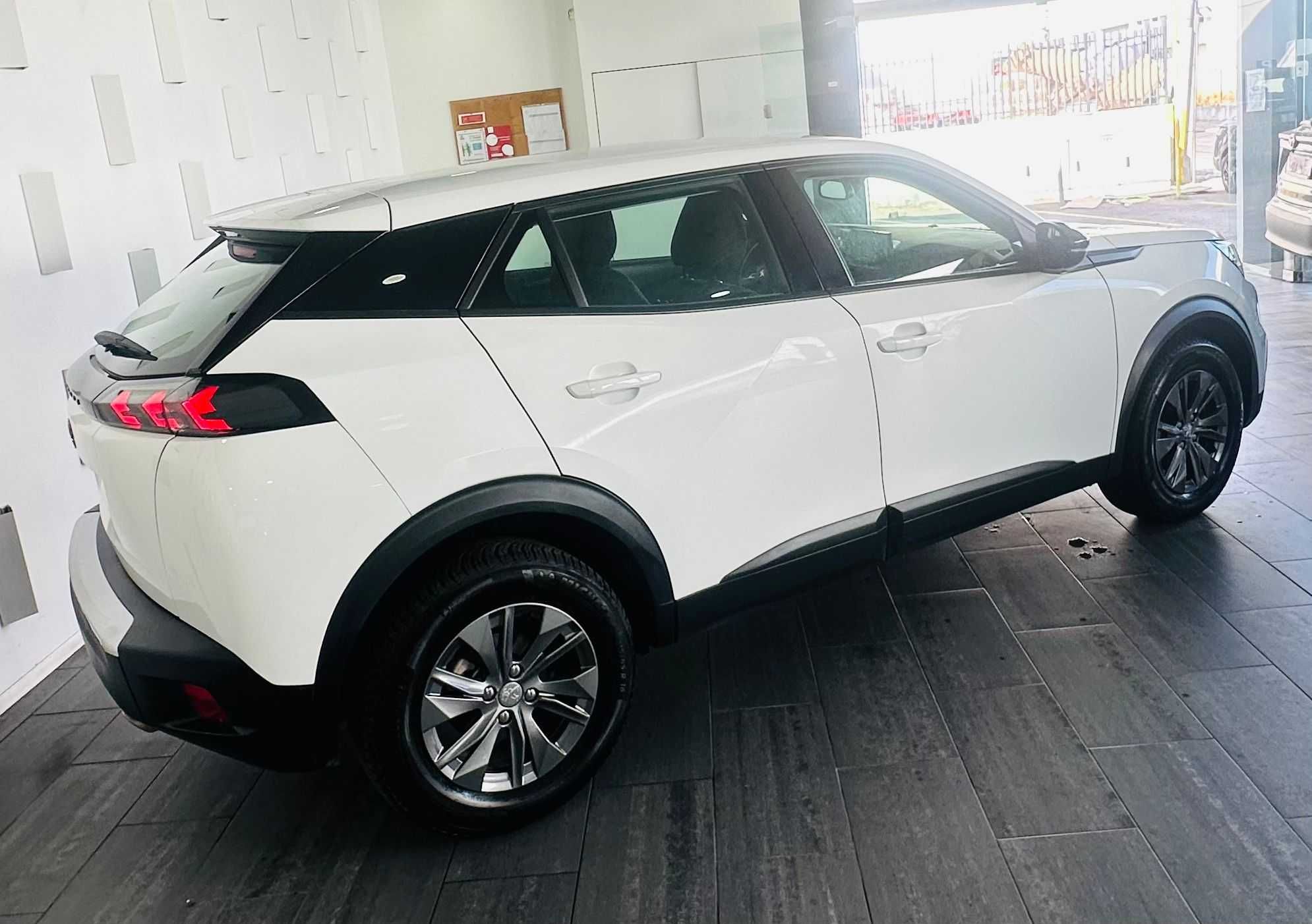 Peugeot 2008 1.5 Diesel – Manual – 2021 – Branco – Impecável