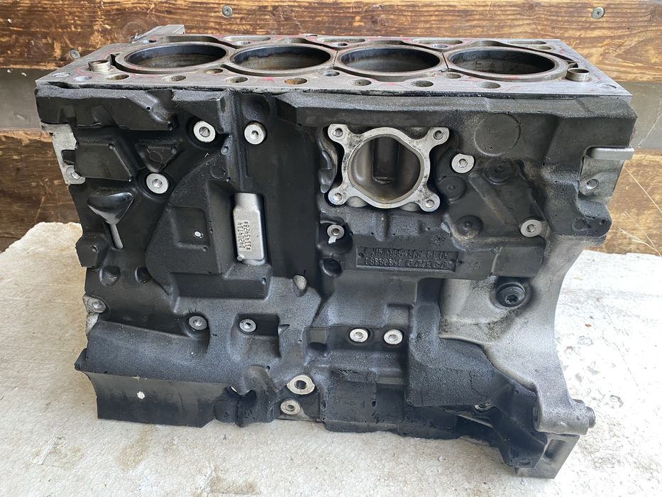 Blok silnika 2.0 D4 volvo D4204T14