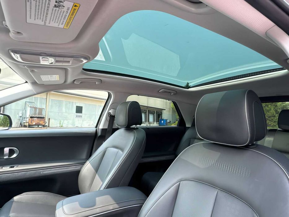 Hyundai Ioniq 5      2023