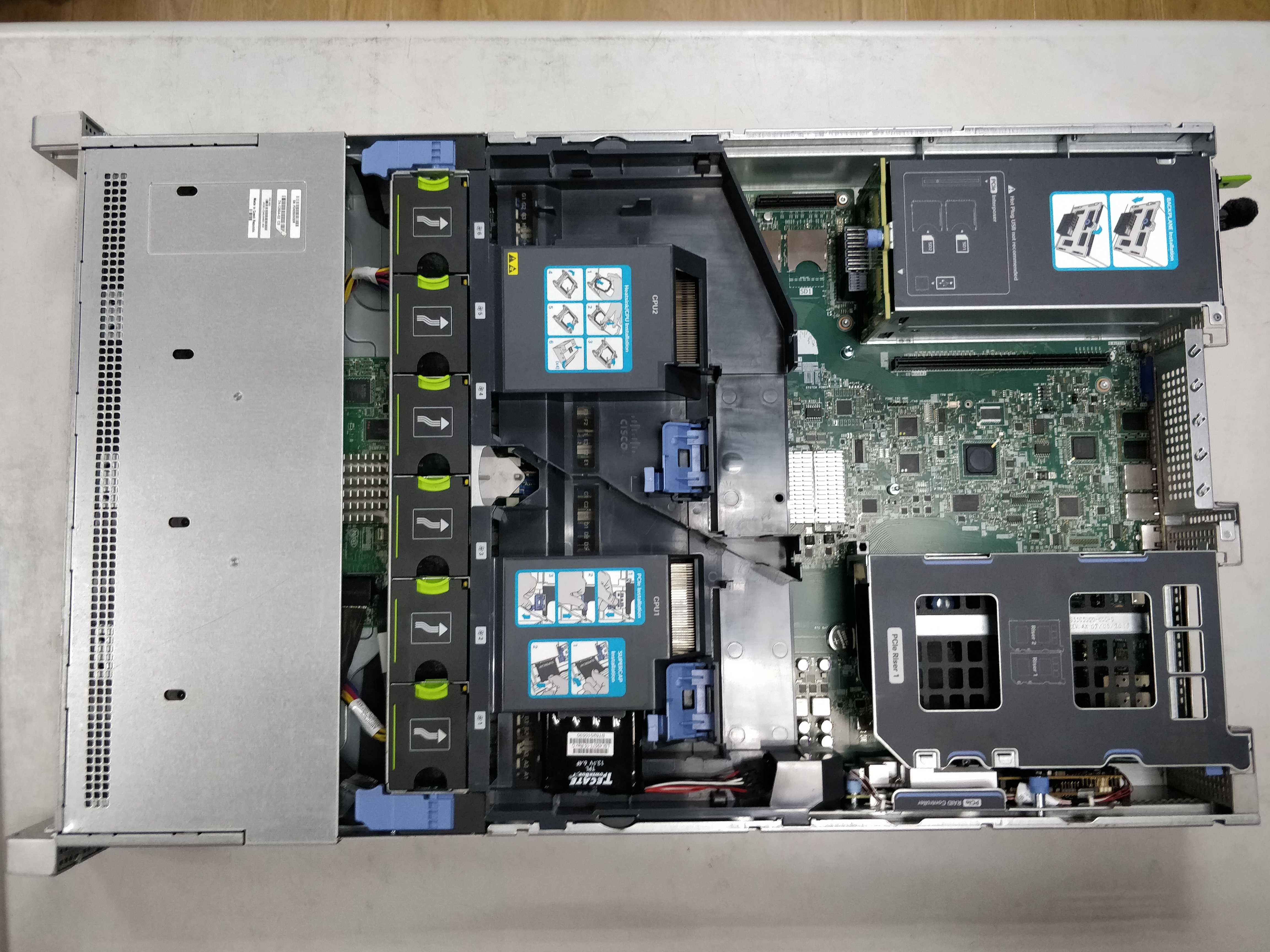 CISCO C240 M4 | 40 vCPUs | 32GB DDR4 |  26 x Discos 2.5" | 2 x 300GB