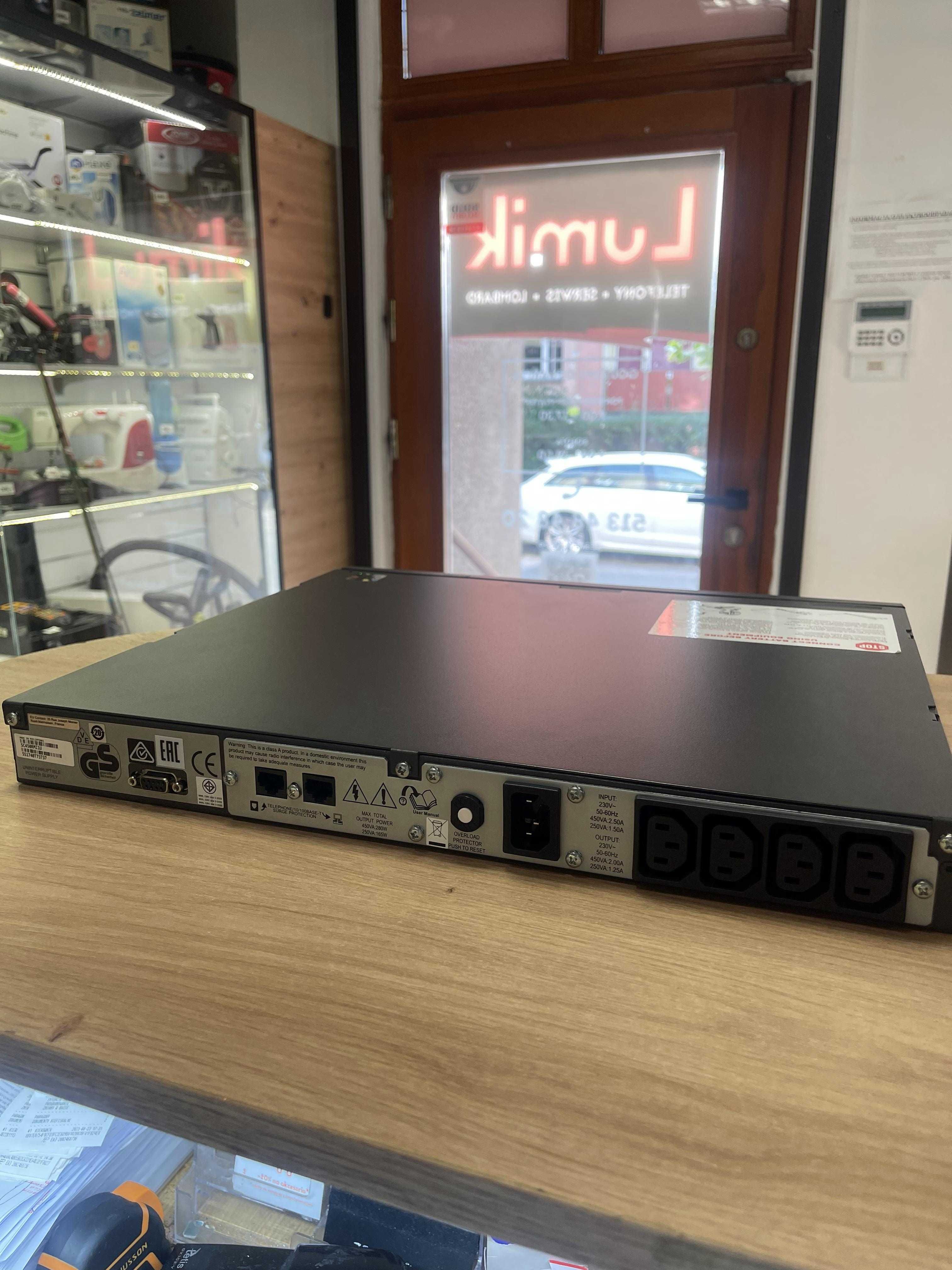APC Smart-UPS SC450RMI1U -- Lombard Lumik Kalisz