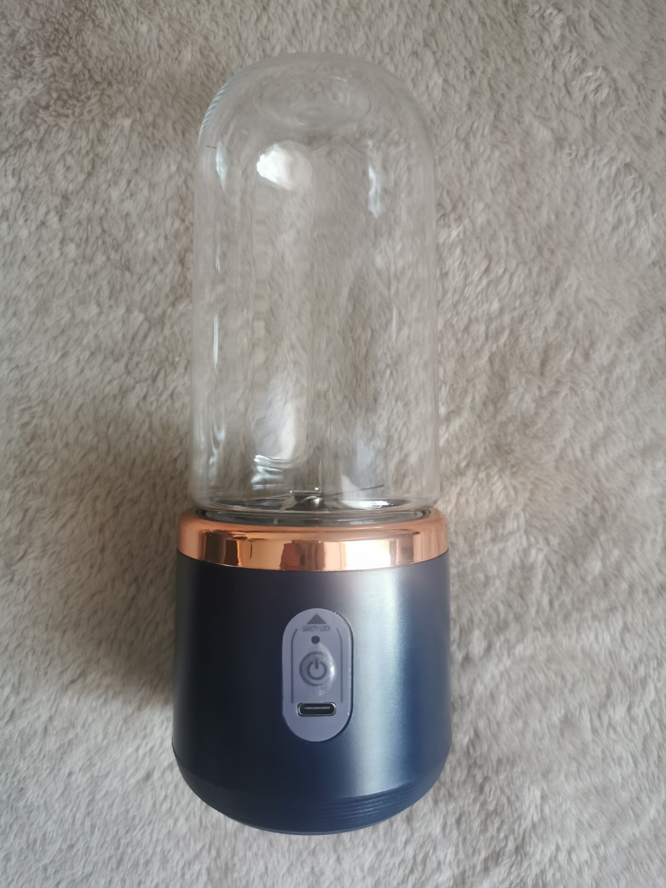 Nowy przenośny blender USB.