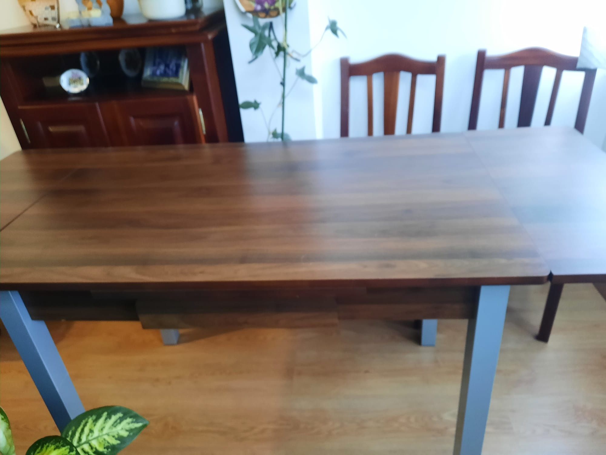Mesa + 4 Cadeiras em  Castanho
