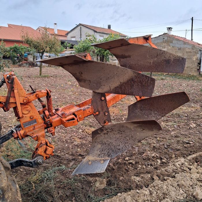Charruas Galucho trator agrícola