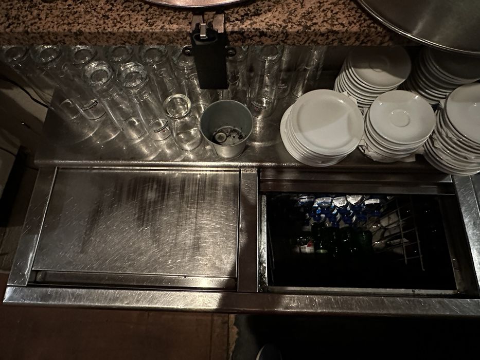 Arca frigorífica grande de café com 2 x 0.55m. Abertura superior.