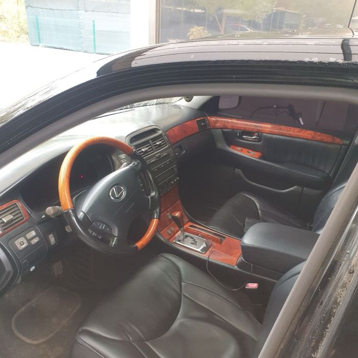Lexus ls430 в гарній комплектації
