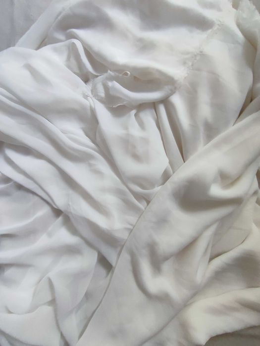 Tkanina  cienka, biała, nowa, naturalna szyfonowa.