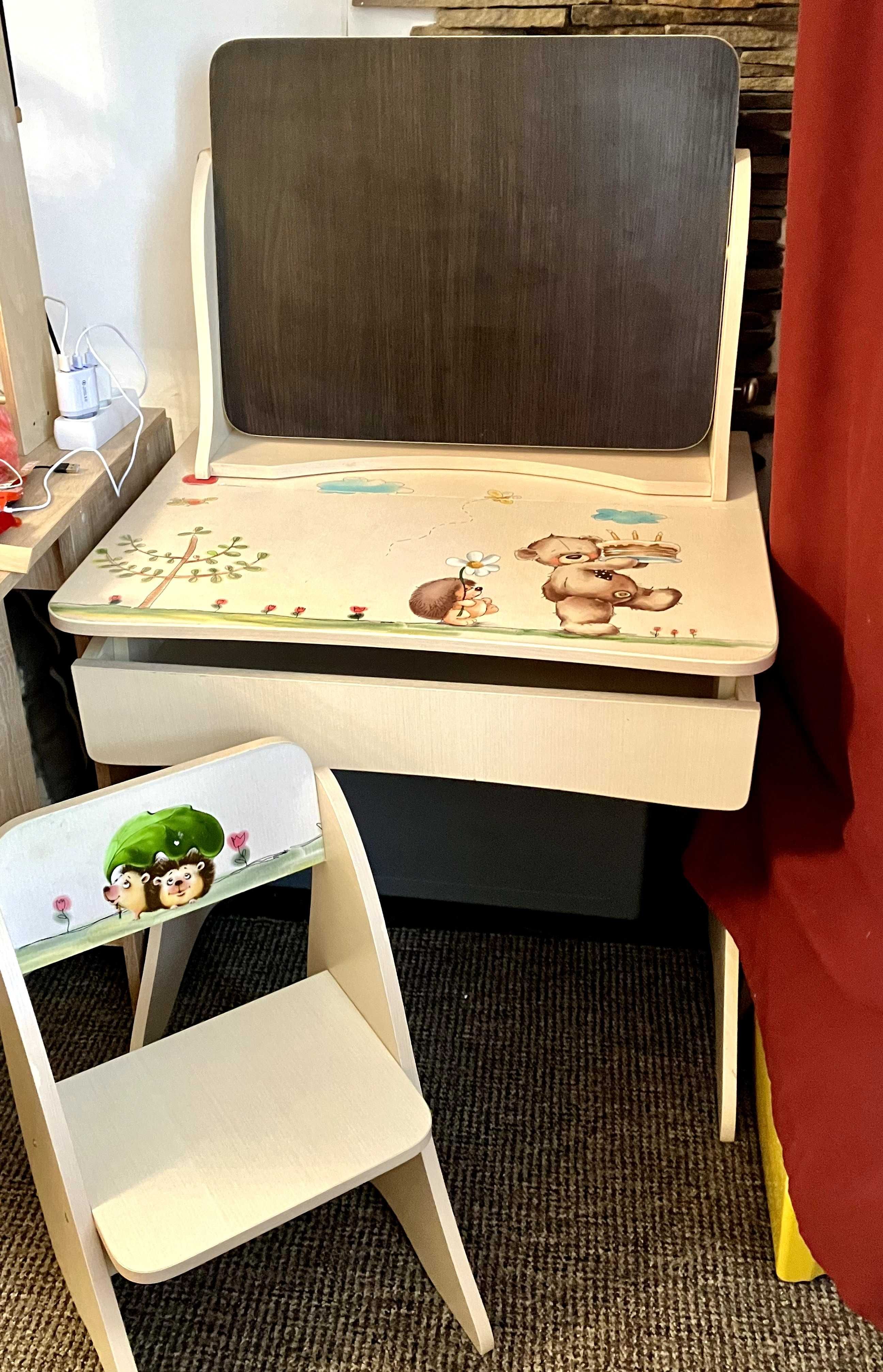 Дитячий столик (парта) і стільчик з дошкою для малювання