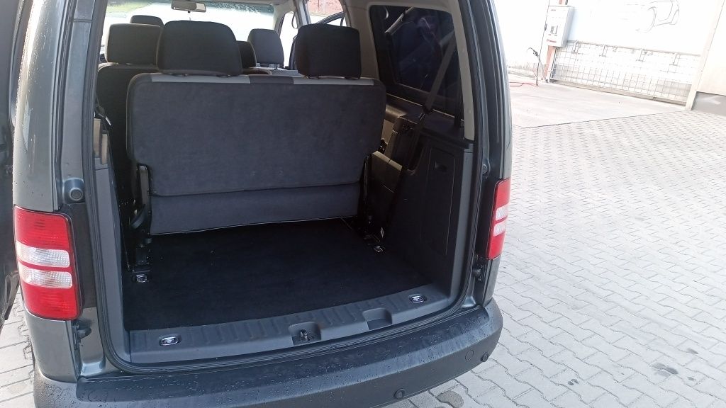 VW  CADDY  MAXI  Long 7 osób