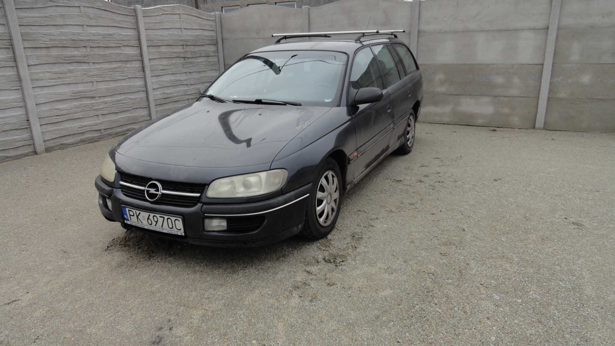 Opel omega B na części 2,0 Benzyna na części Kombi kolor Z266