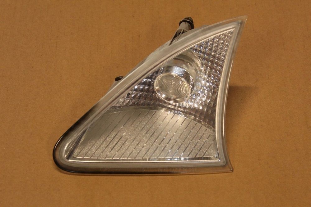 LAMPA POZYCYJNA LEWA MERCEDES W251 A2518200956