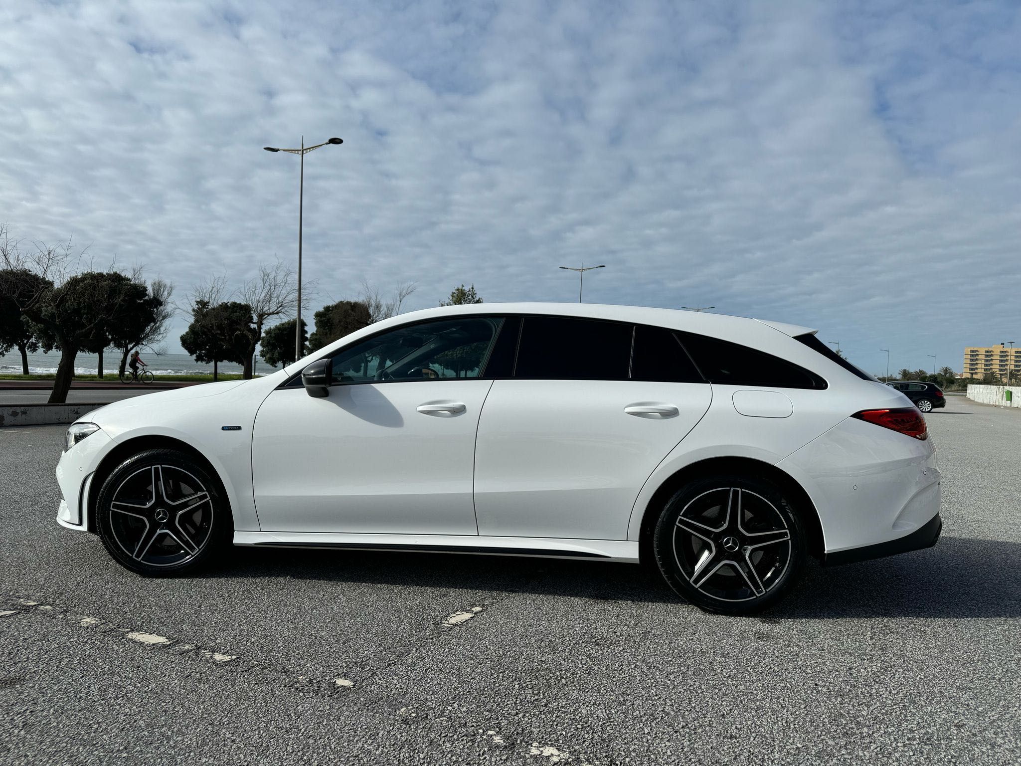 Mercedes CLA 250e AMG IVA Dedutível + Garantia Fábrica