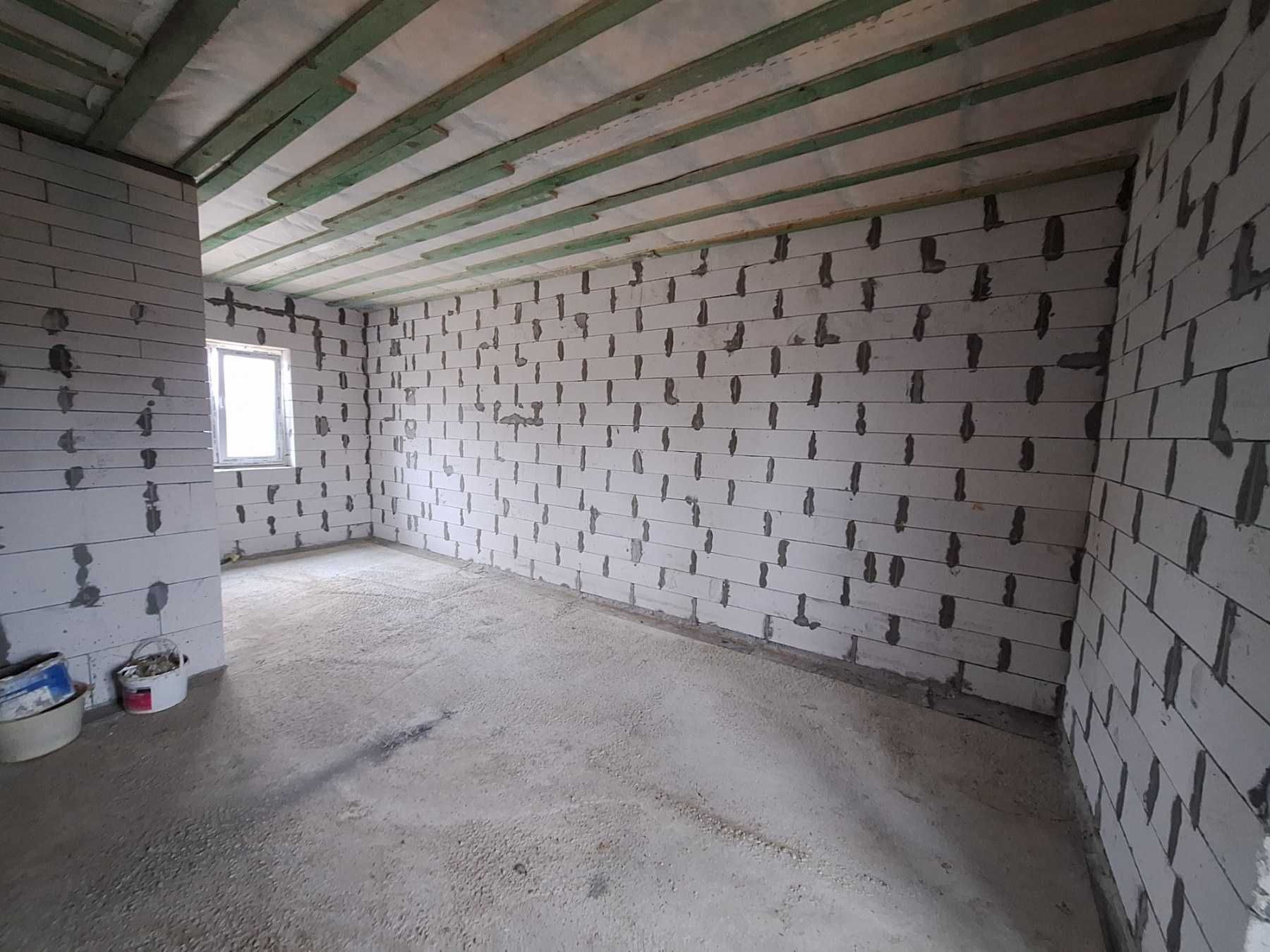 Продам новий 1 но поверховий будинок 95м2 на ділянці 6 сот гарне місце