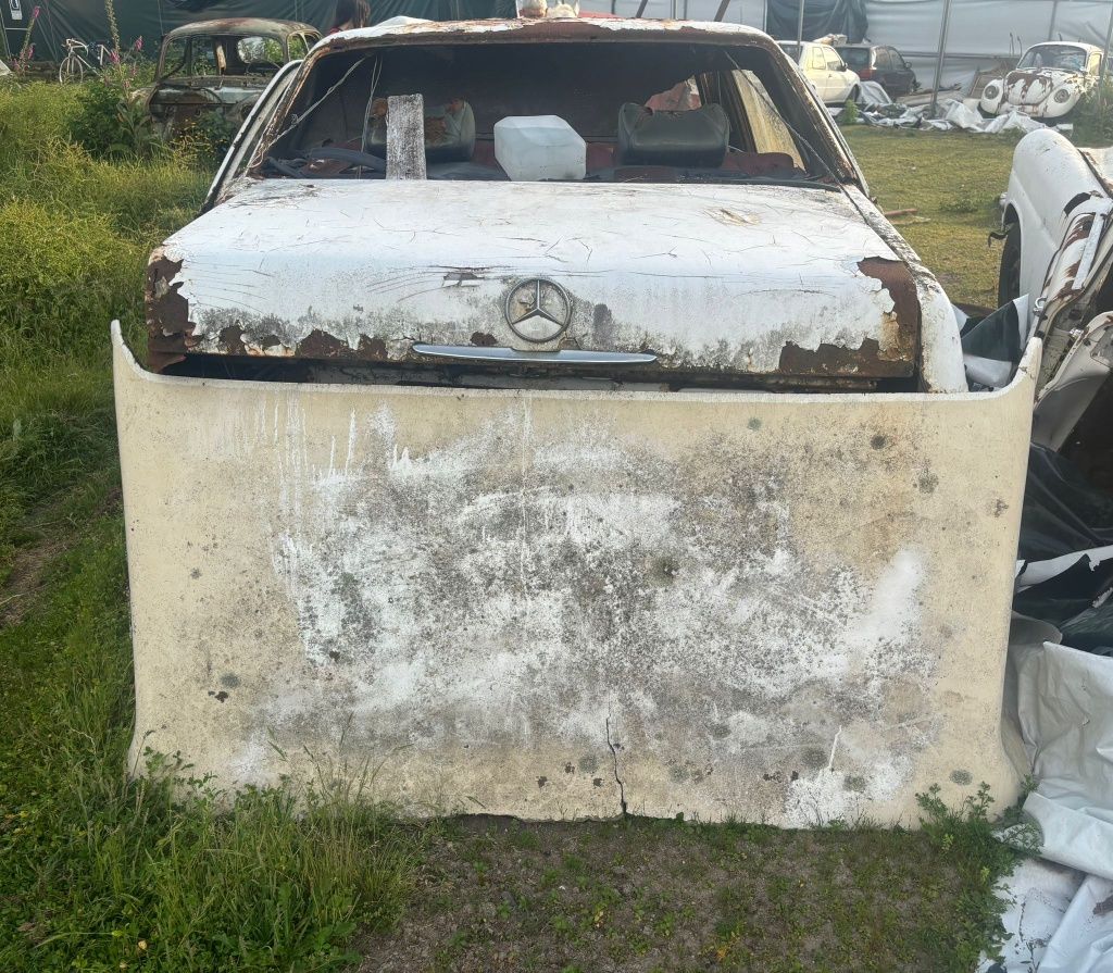 Mudelo:Mercedes 220
