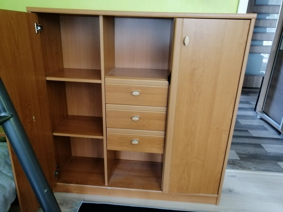 Sprzedam komplet mebli z łóżkiem