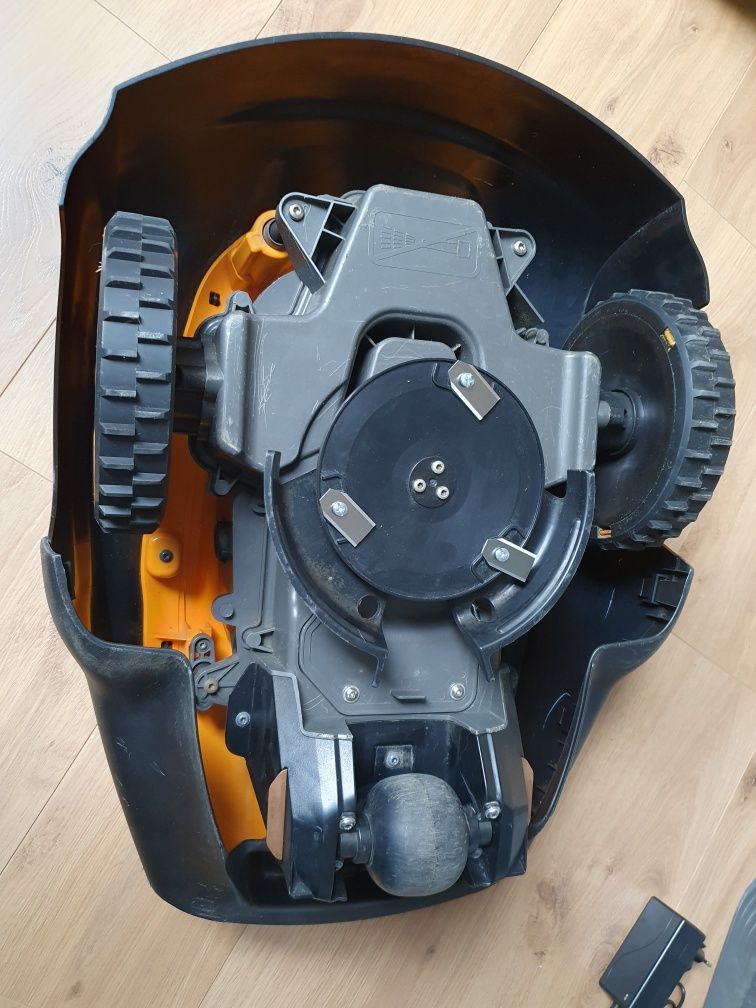 Robot koszący  McCulloch ROB R1000 (Husqvarna 105)