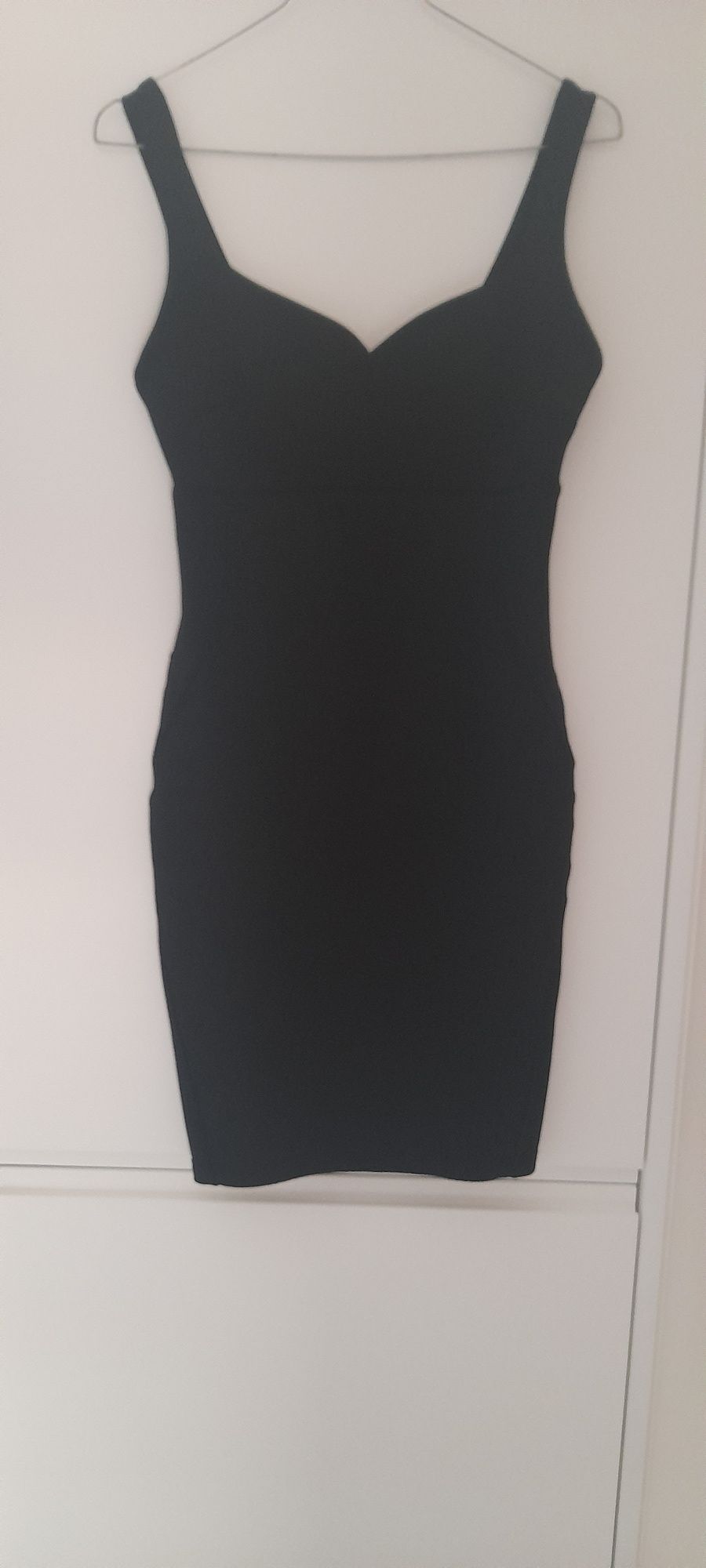 Vestido preto , elástico