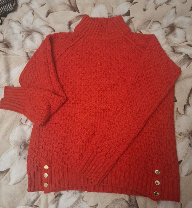 Продам светри по 100 грн