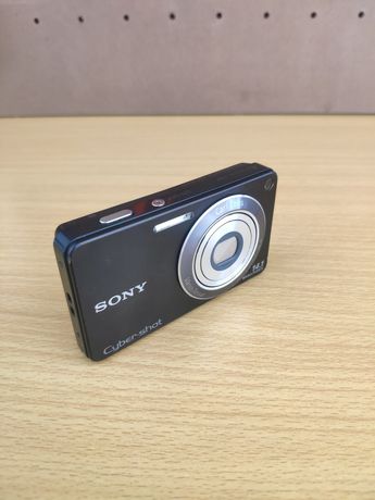 Máquina Fotográfica Digital "Sony Cyber-Shot"