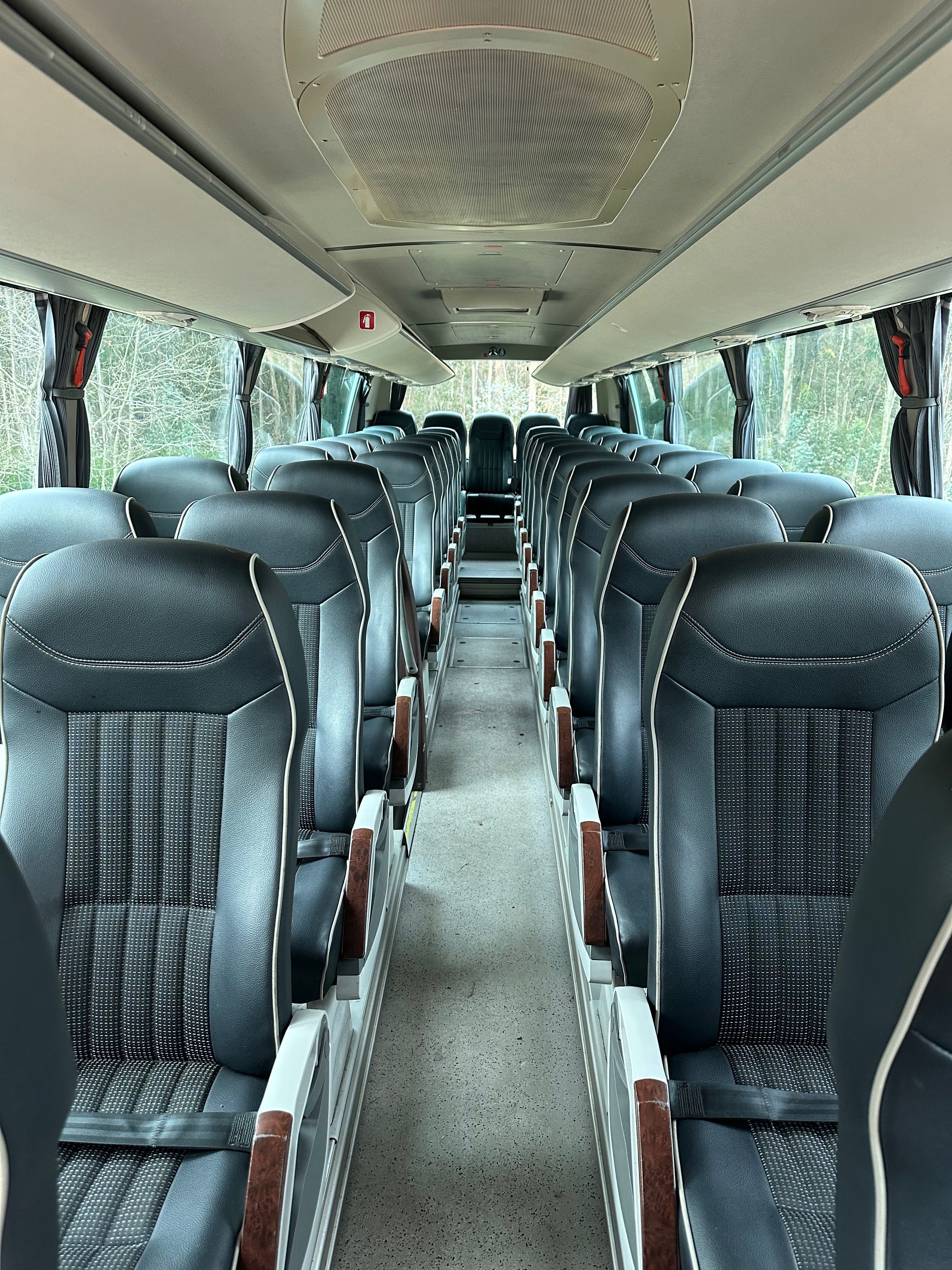 Aluguer de autocarros de turismo minibus