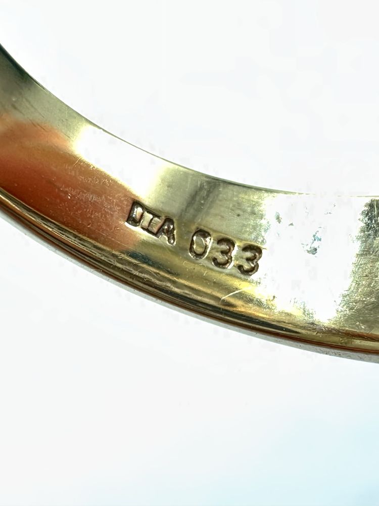 Złoty pierścionek z diamentami 0,33ct