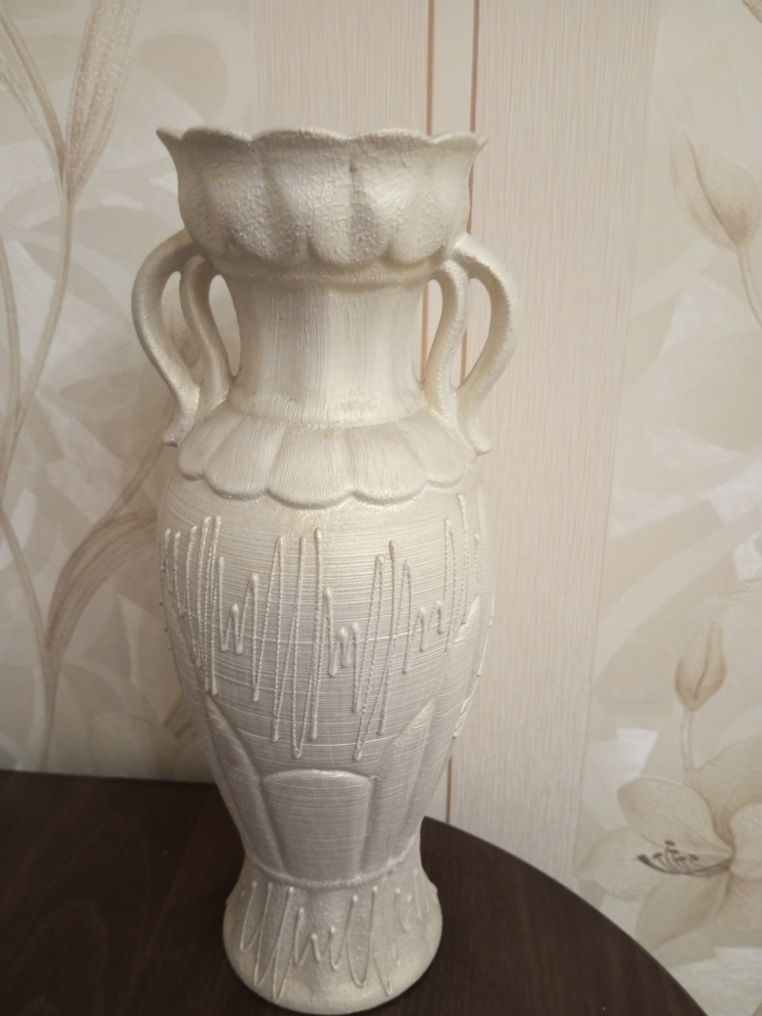 Керамические горшки под цветы и керамические вазы